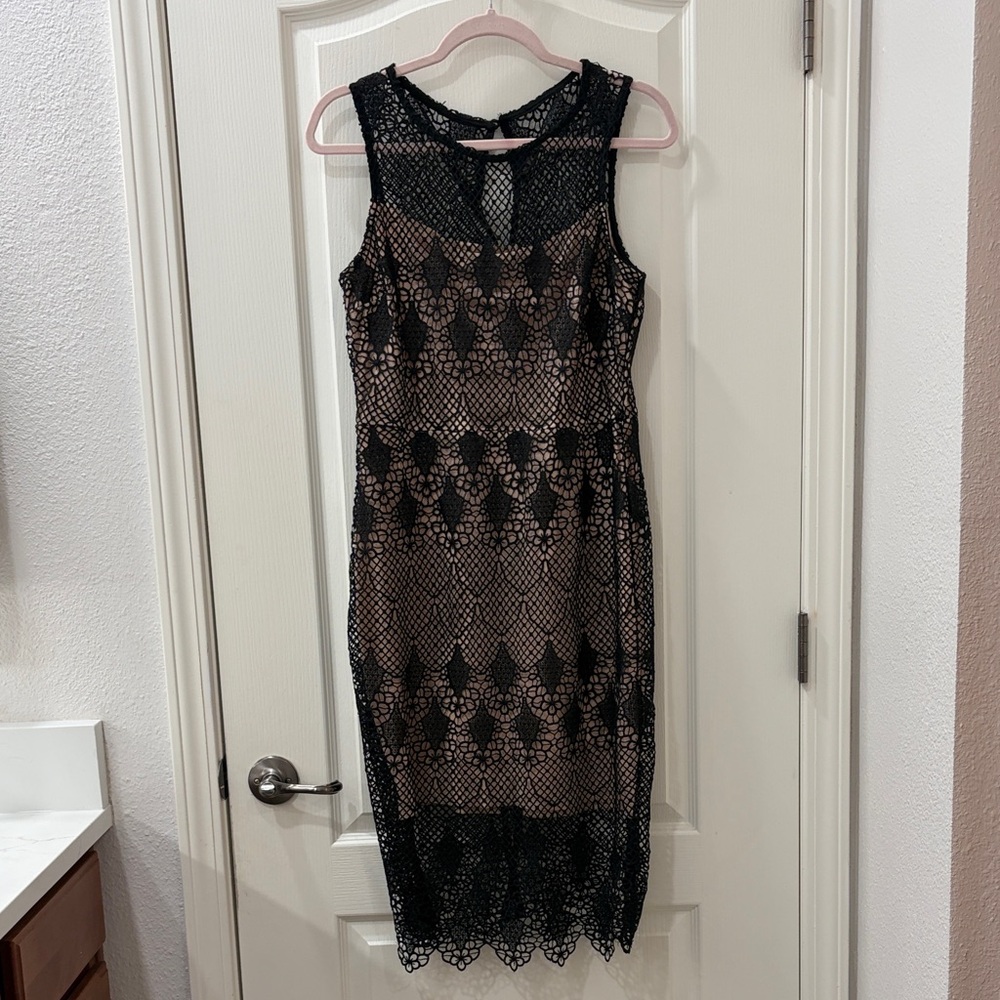 Bisou Bisou Black and Tan Lace Midi Dress